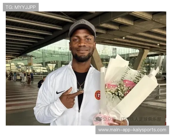 辽宁铁人瓦吉奇抢点到位，门前包抄差一步碰到